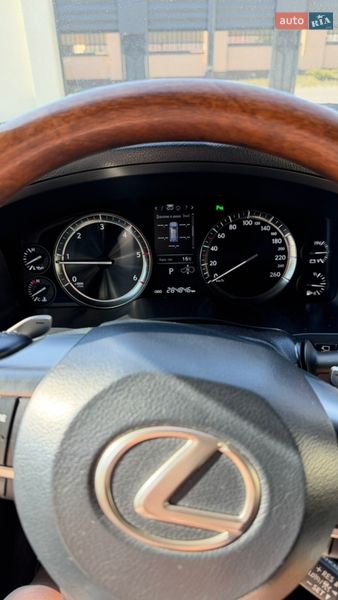 Позашляховик / Кросовер Lexus LX 2016 в Львові