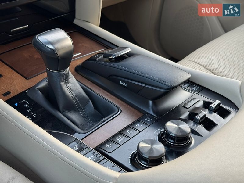 Позашляховик / Кросовер Lexus LX 2021 в Києві