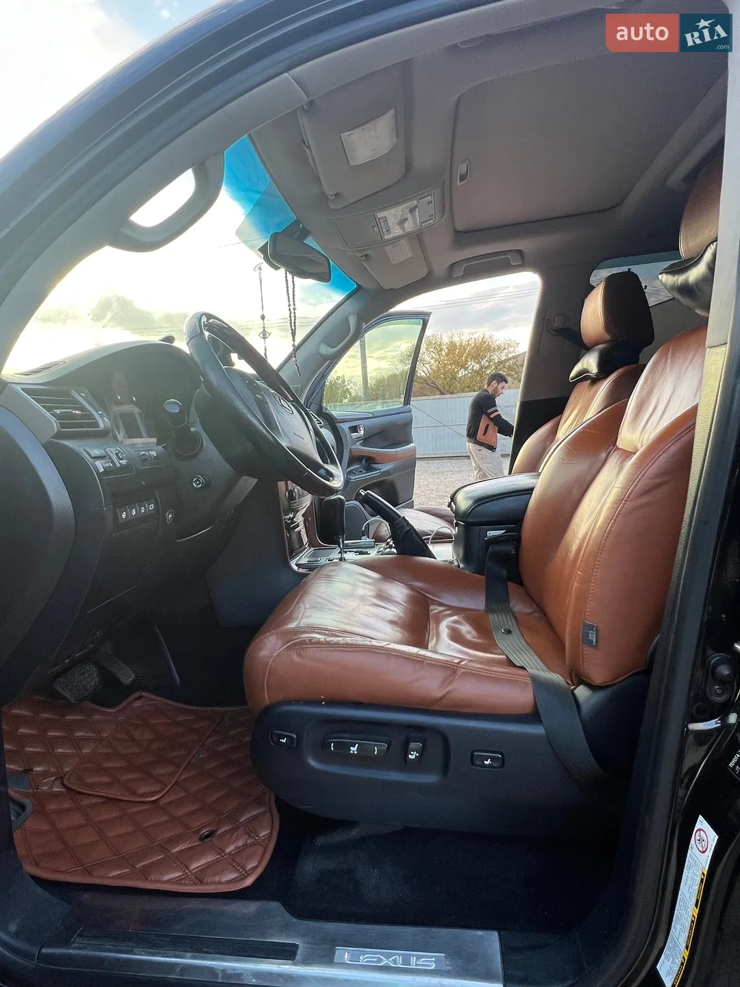 2011 Lexus LX - мініатюра 8