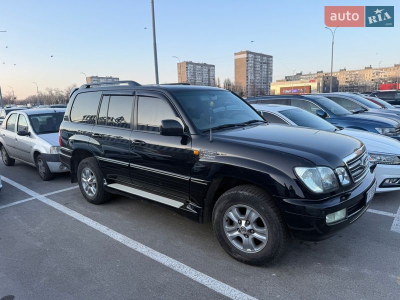 Внедорожник / Кроссовер Lexus LX 2004 в Вишневом