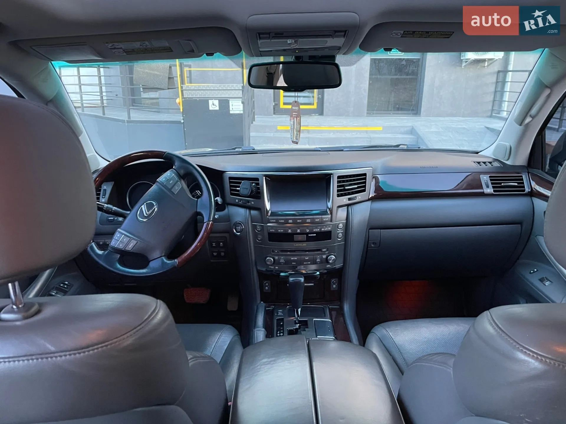 2010 Lexus LX - мініатюра 8