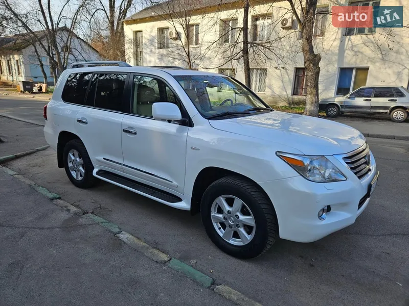 Lexus LX