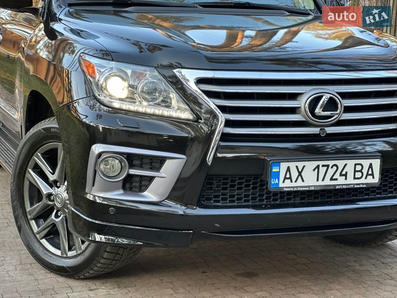 Внедорожник / Кроссовер Lexus LX 2013 в Киеве