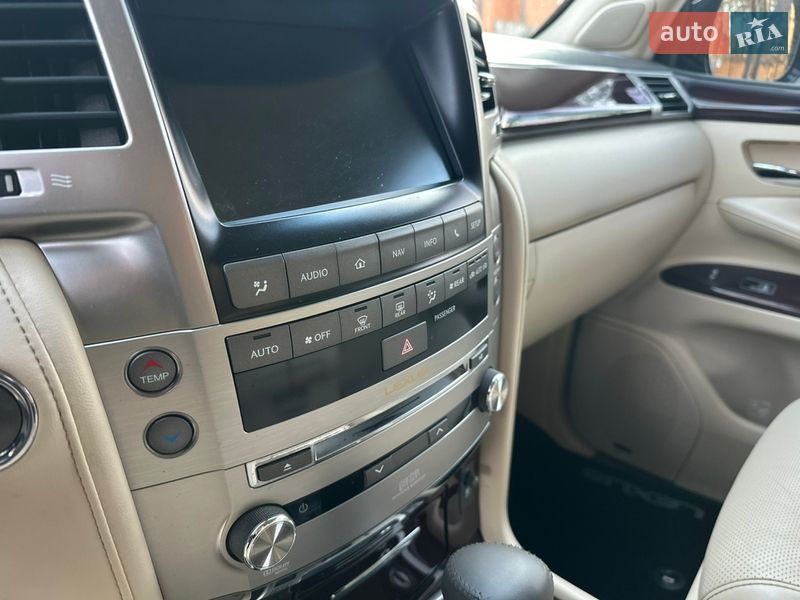 Внедорожник / Кроссовер Lexus LX 2013 в Киеве