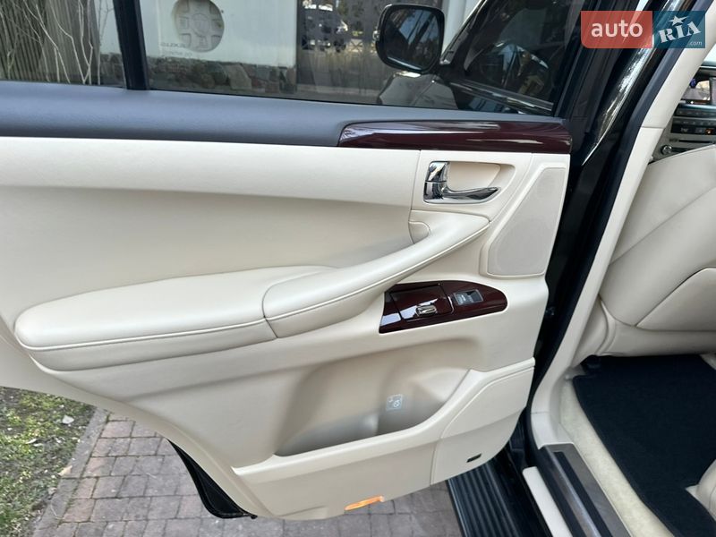 Внедорожник / Кроссовер Lexus LX 2013 в Киеве