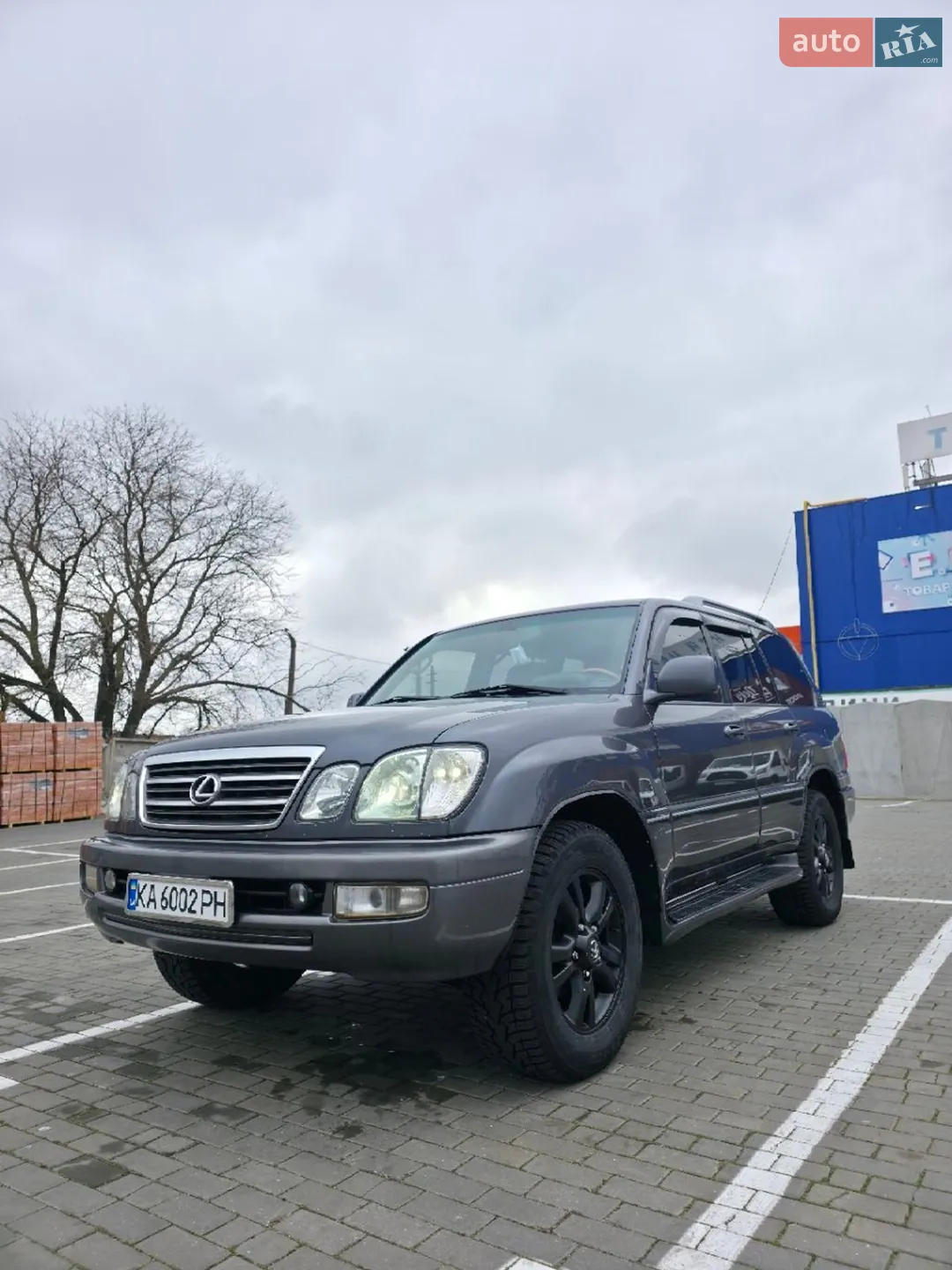 Lexus LX 2005