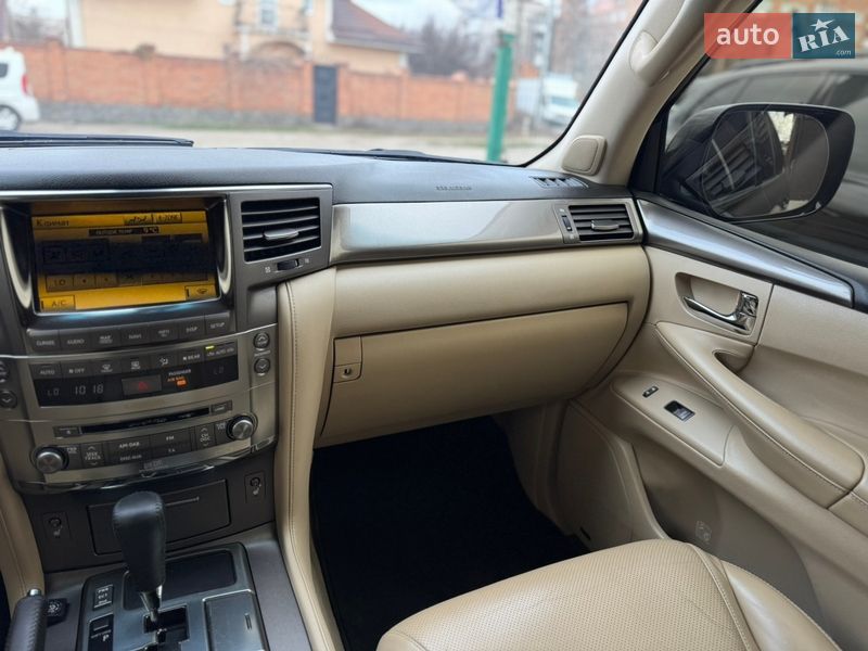 Внедорожник / Кроссовер Lexus LX 2010 в Бердичеве