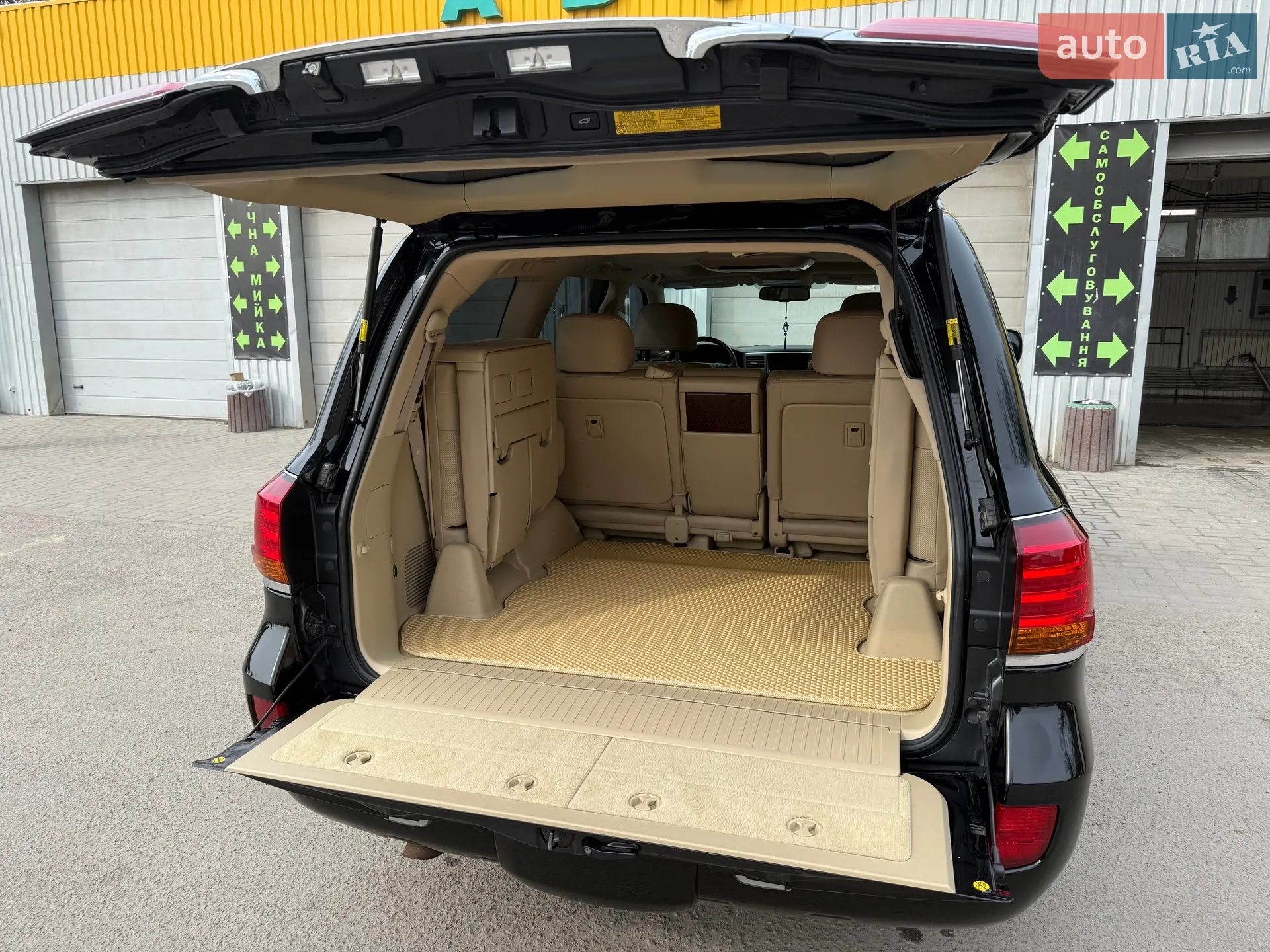 2010 Lexus LX - мініатюра 28