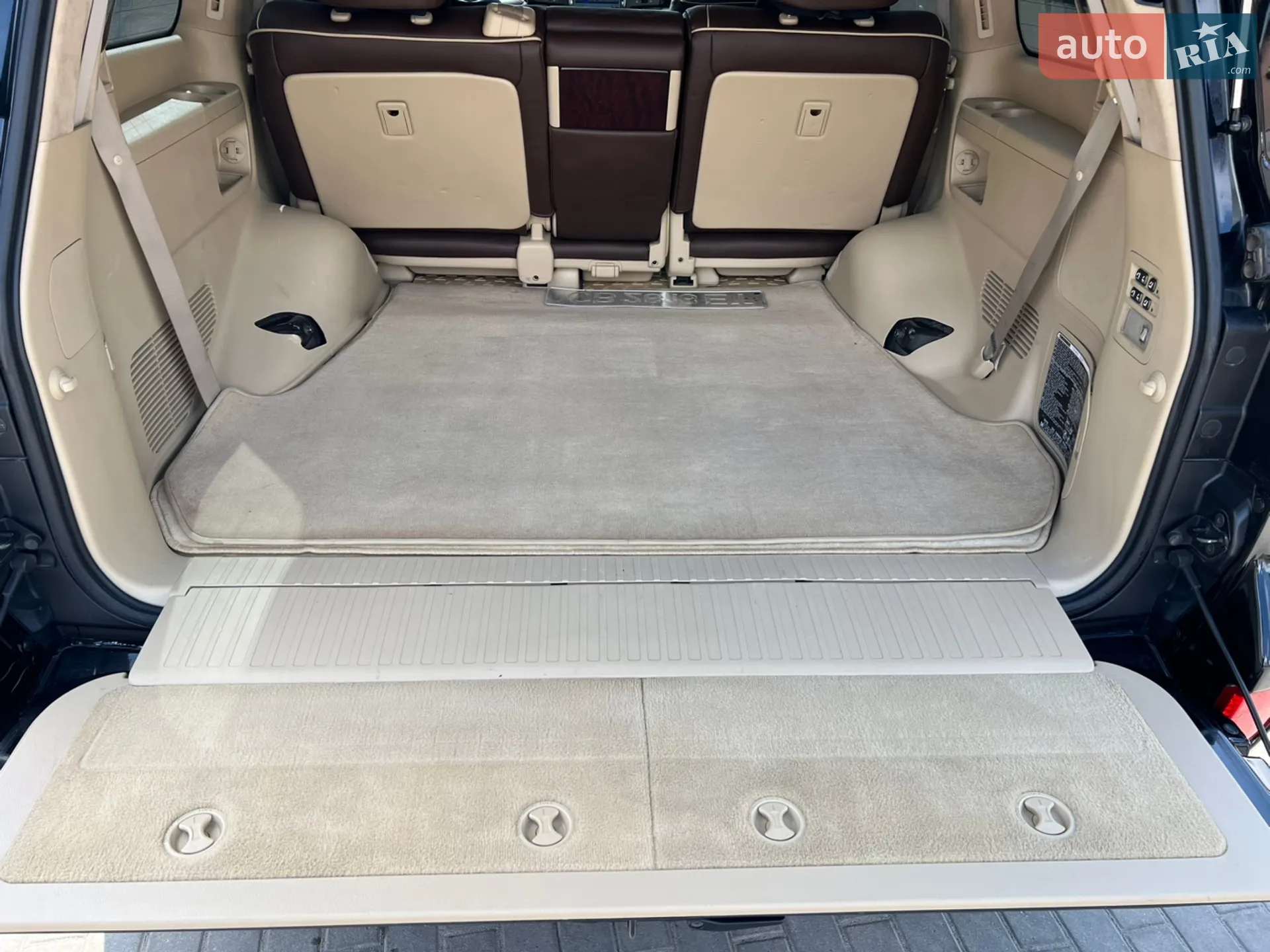 2010 Lexus LX - мініатюра 17