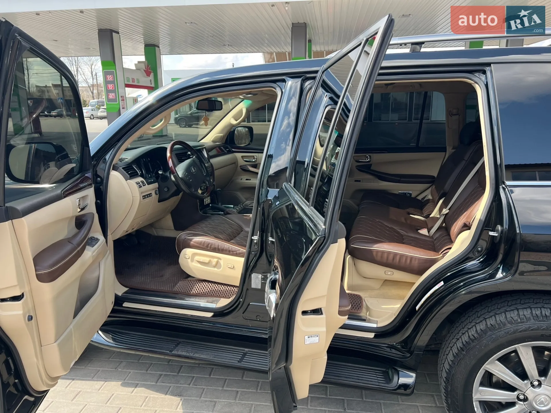 2010 Lexus LX - мініатюра 20