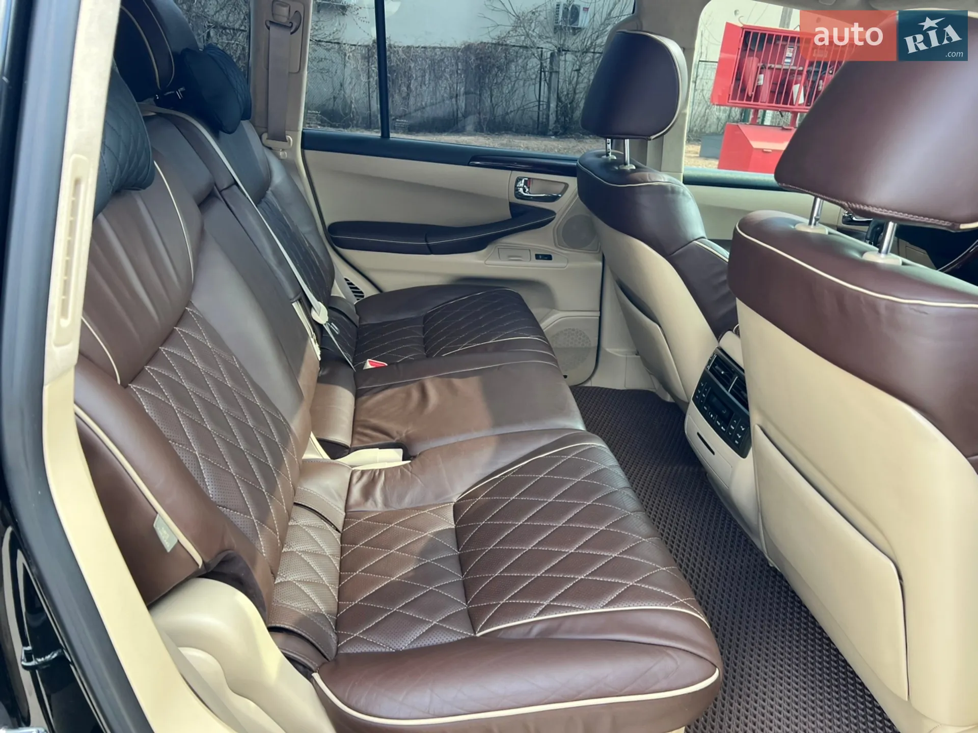 2010 Lexus LX - мініатюра 36