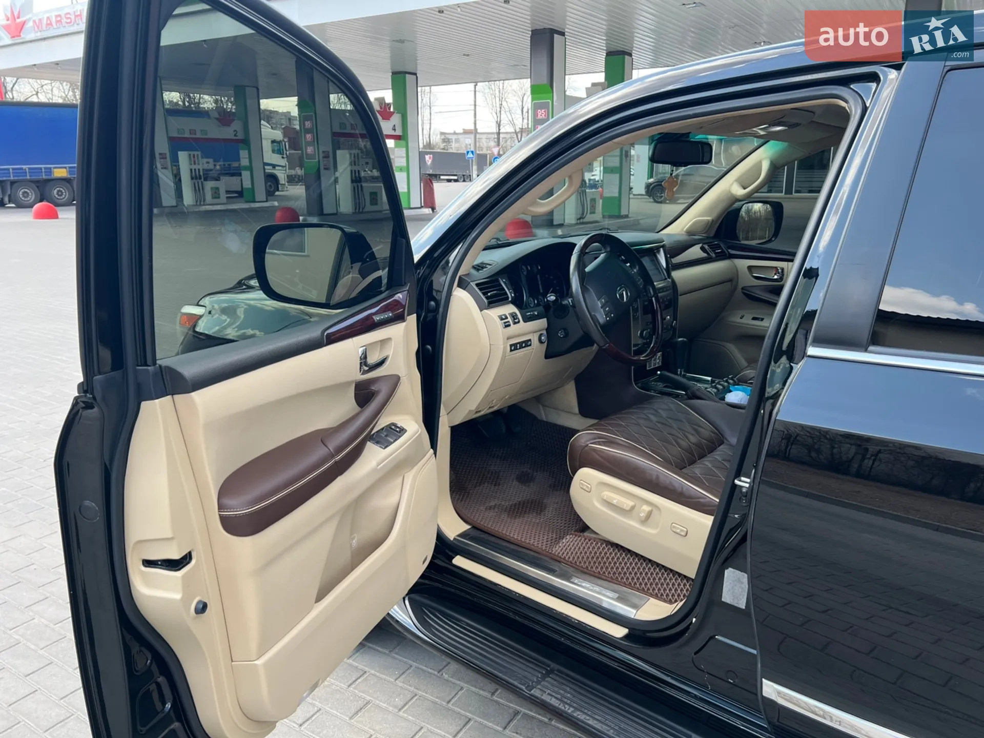 2010 Lexus LX - мініатюра 41