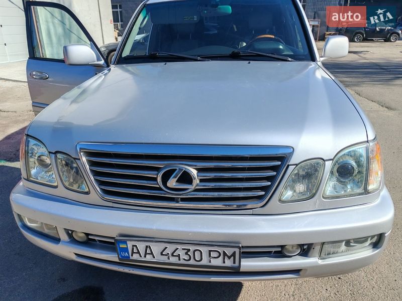 Lexus LX 2006