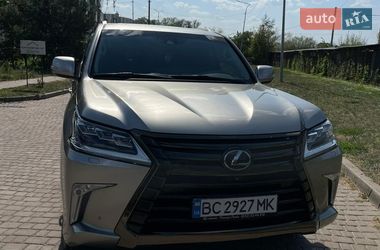 Внедорожник / Кроссовер Lexus LX 2016 в Шептицькому