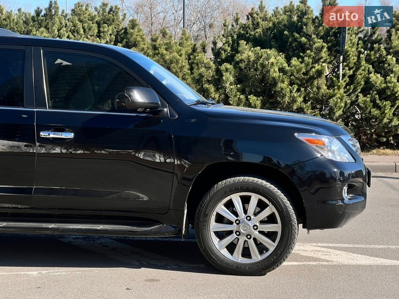 Внедорожник / Кроссовер Lexus LX 2011 в Киеве