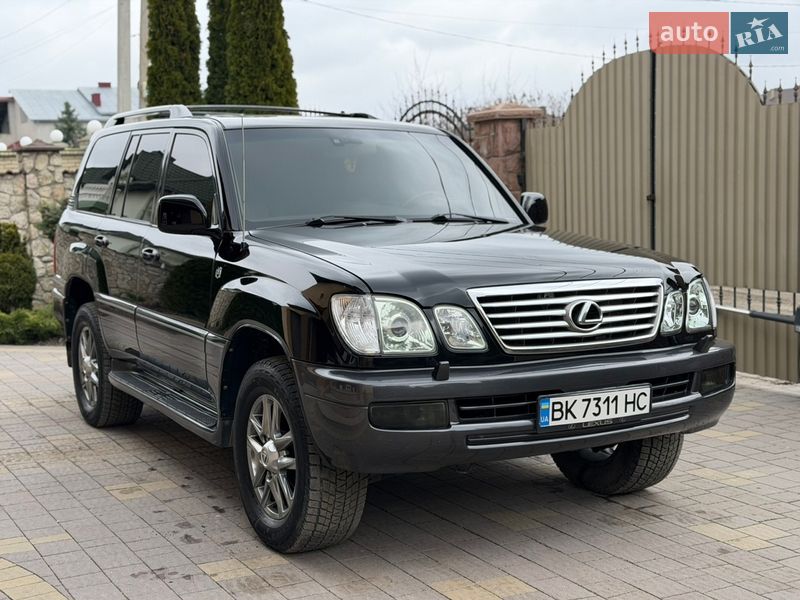 Lexus LX 2005