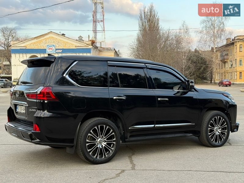 Внедорожник / Кроссовер Lexus LX 2016 в Желтых Водах