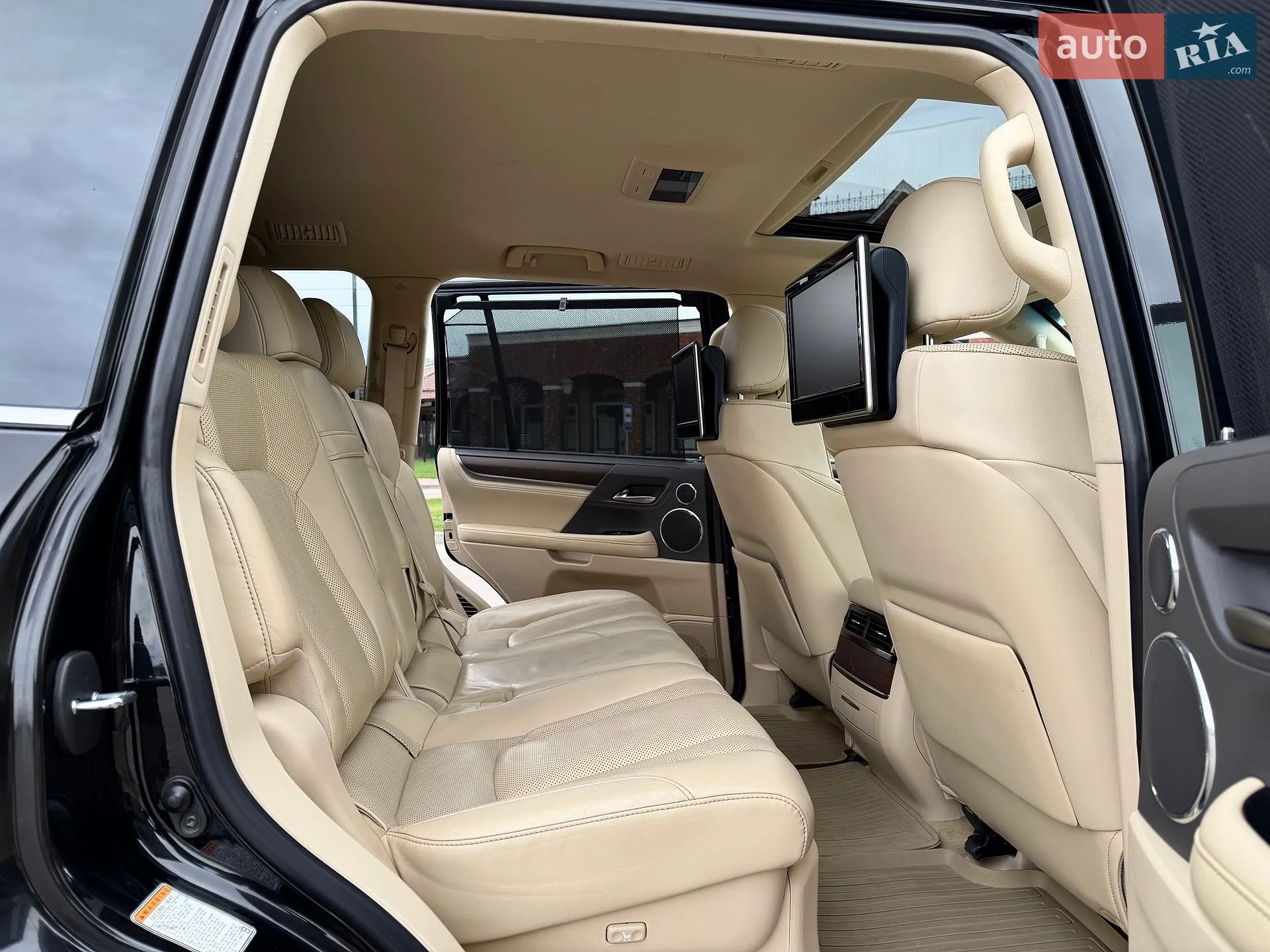 2016 Lexus LX - мініатюра 40