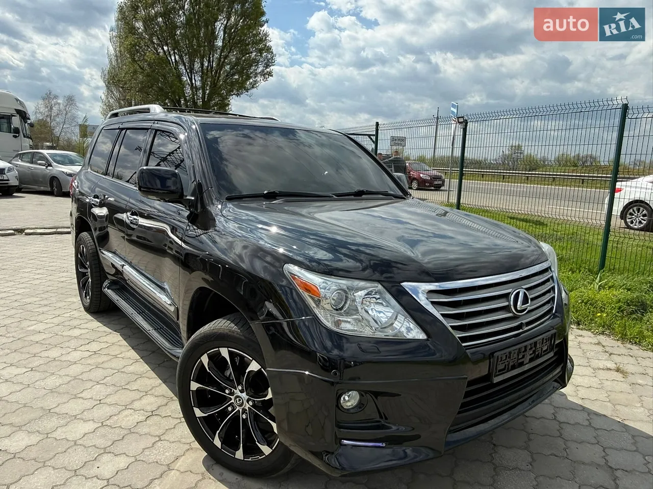 2011 Lexus LX - мініатюра 27