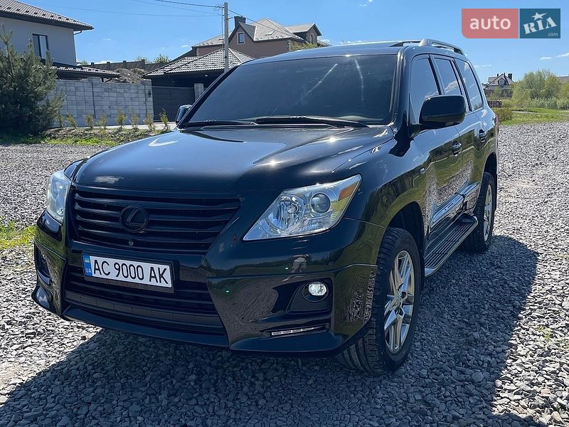 Lexus LX 2011