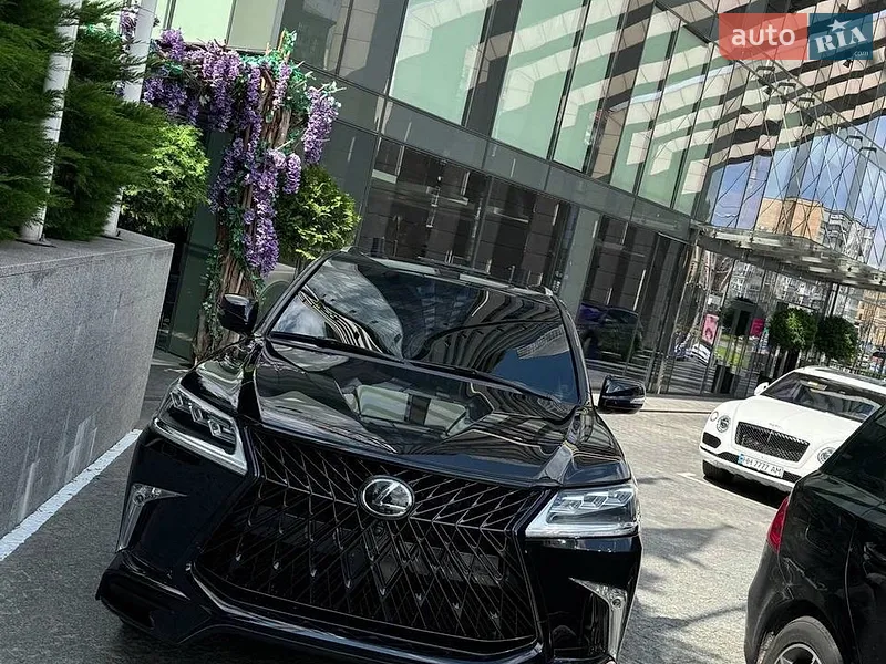 Lexus LX