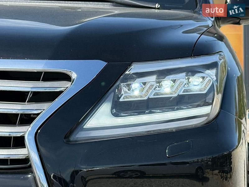 Внедорожник / Кроссовер Lexus LX 2008 в Стрые
