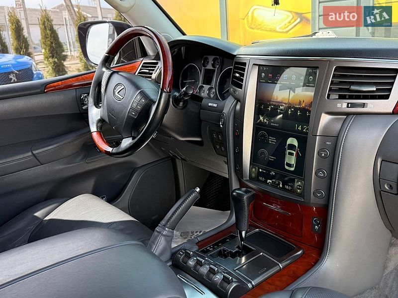 Внедорожник / Кроссовер Lexus LX 2008 в Стрые