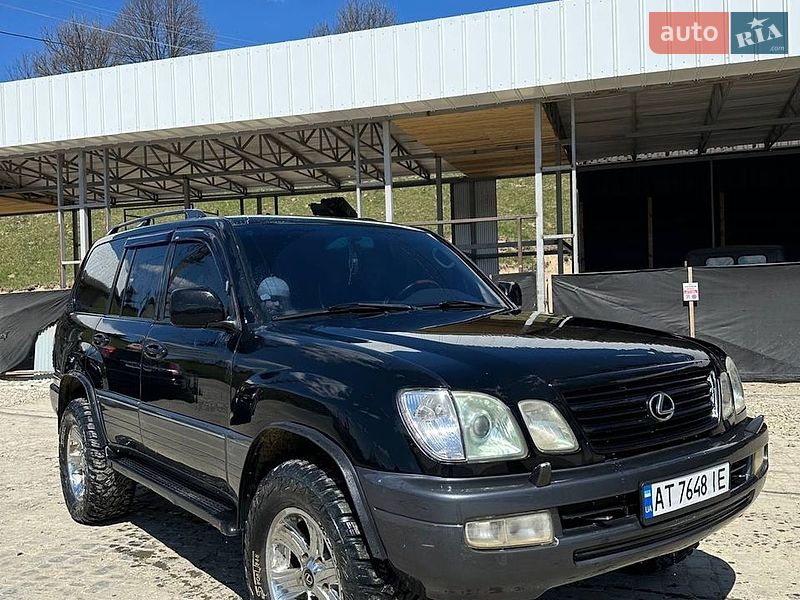 Внедорожник / Кроссовер Lexus LX 1999 в Яремче