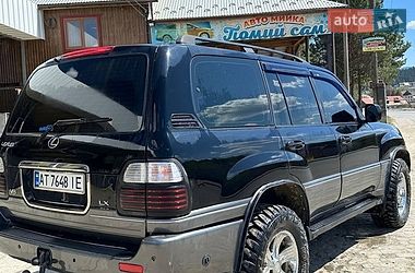 Внедорожник / Кроссовер Lexus LX 1999 в Яремче
