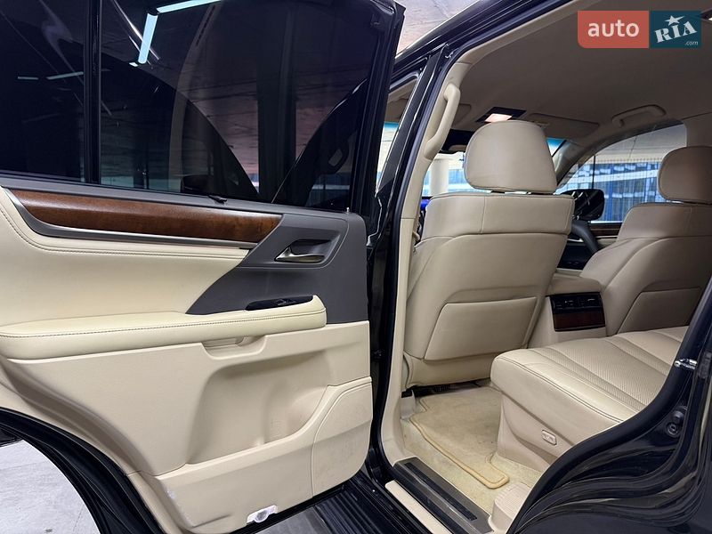 Внедорожник / Кроссовер Lexus LX 2016 в Одессе