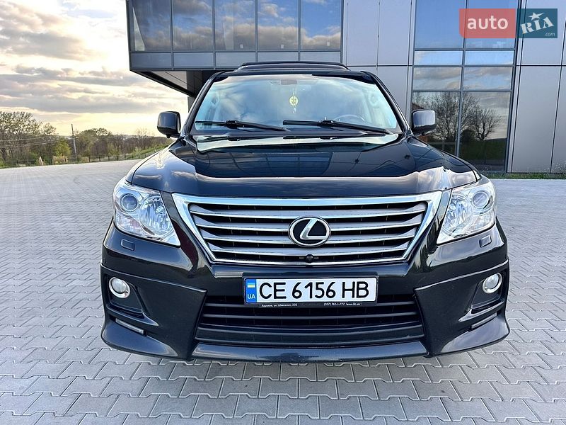 Внедорожник / Кроссовер Lexus LX 2011 в Черновцах