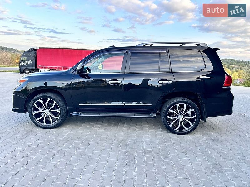 Внедорожник / Кроссовер Lexus LX 2011 в Черновцах