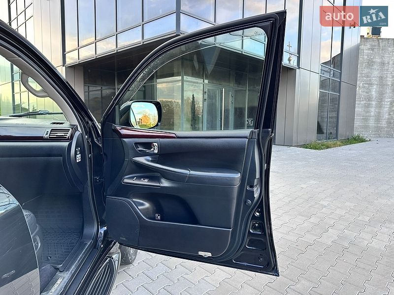 Внедорожник / Кроссовер Lexus LX 2011 в Черновцах
