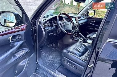Внедорожник / Кроссовер Lexus LX 2011 в Черновцах