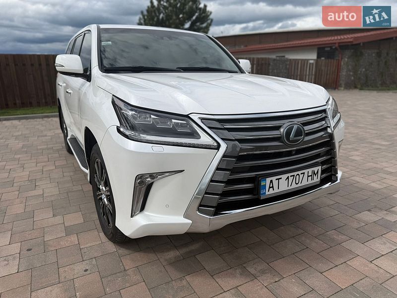 Позашляховик / Кросовер Lexus LX 2016 в Івано-Франківську