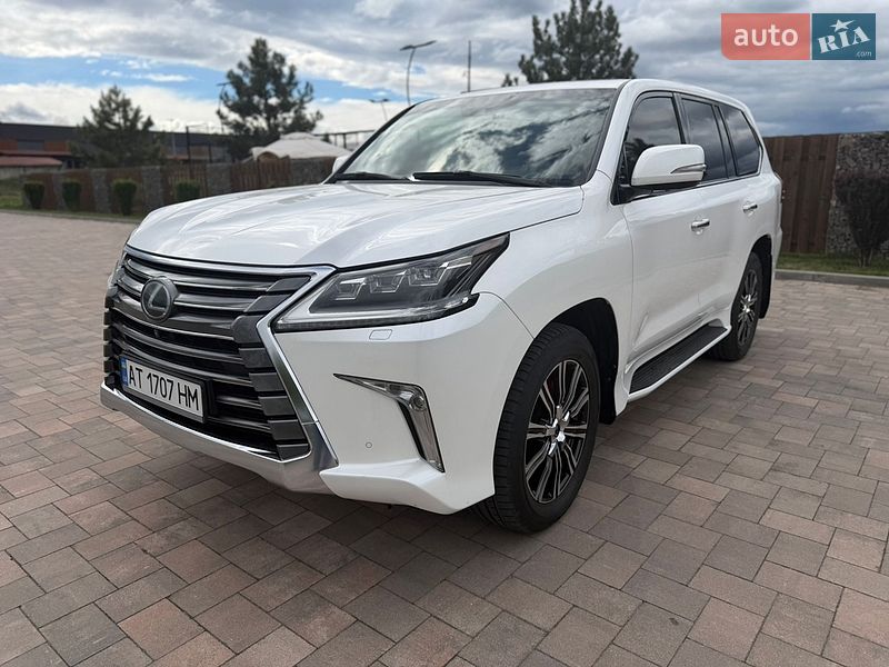 Позашляховик / Кросовер Lexus LX 2016 в Івано-Франківську