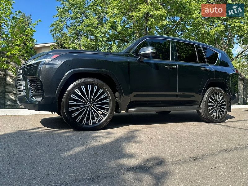 Lexus LX 2023