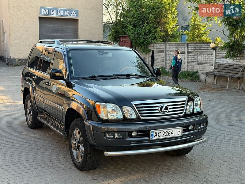 Позашляховик / Кросовер Lexus LX 2005 в Володимирі