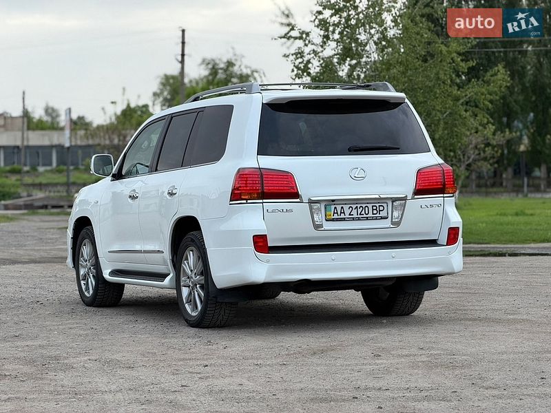 Позашляховик / Кросовер Lexus LX 2011 в Миргороді