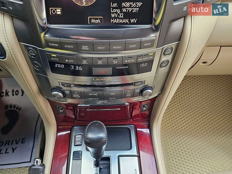 Позашляховик / Кросовер Lexus LX 2008 в Чернівцях