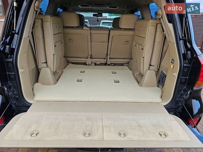 Позашляховик / Кросовер Lexus LX 2008 в Чернівцях