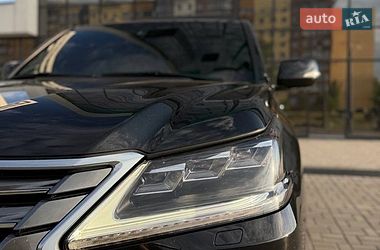 Позашляховик / Кросовер Lexus LX 2017 в Дніпрі
