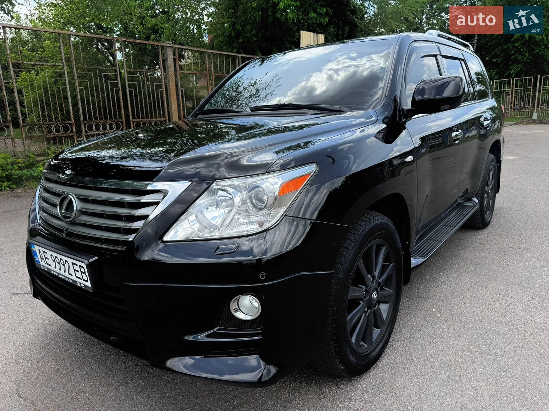 2011 Lexus LX - фото 1