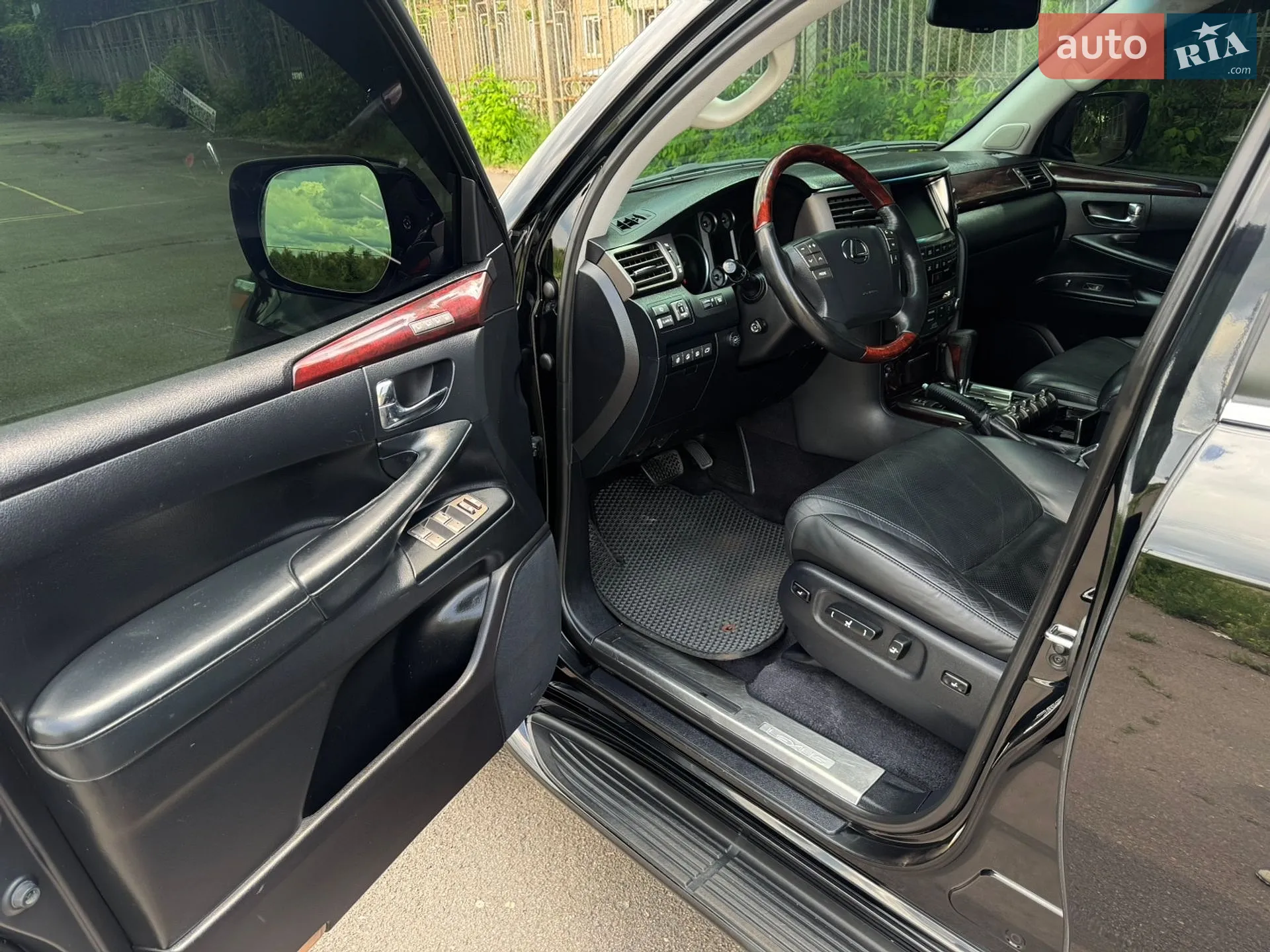 2011 Lexus LX - мініатюра 9