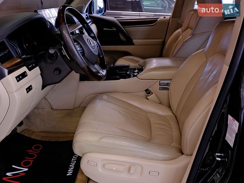 Внедорожник / Кроссовер Lexus LX 2016 в Одессе