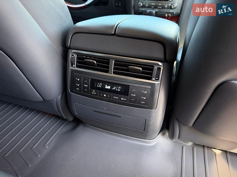 Внедорожник / Кроссовер Lexus LX 2009 в Киеве