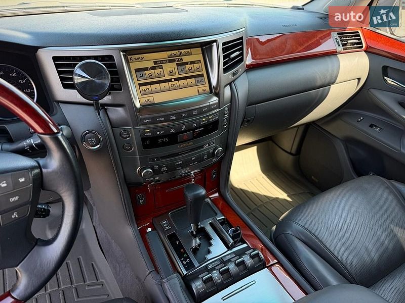 Внедорожник / Кроссовер Lexus LX 2009 в Киеве