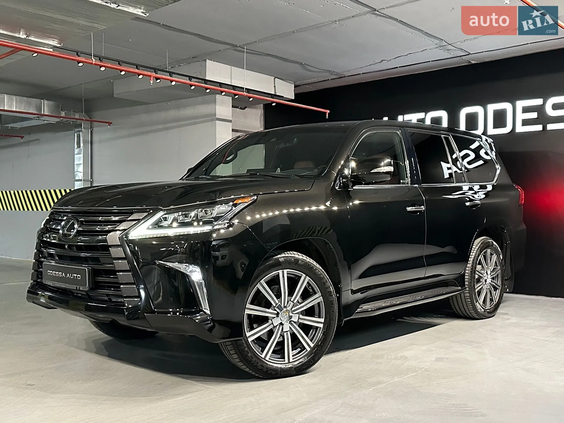 2019 Lexus LX - фото 1