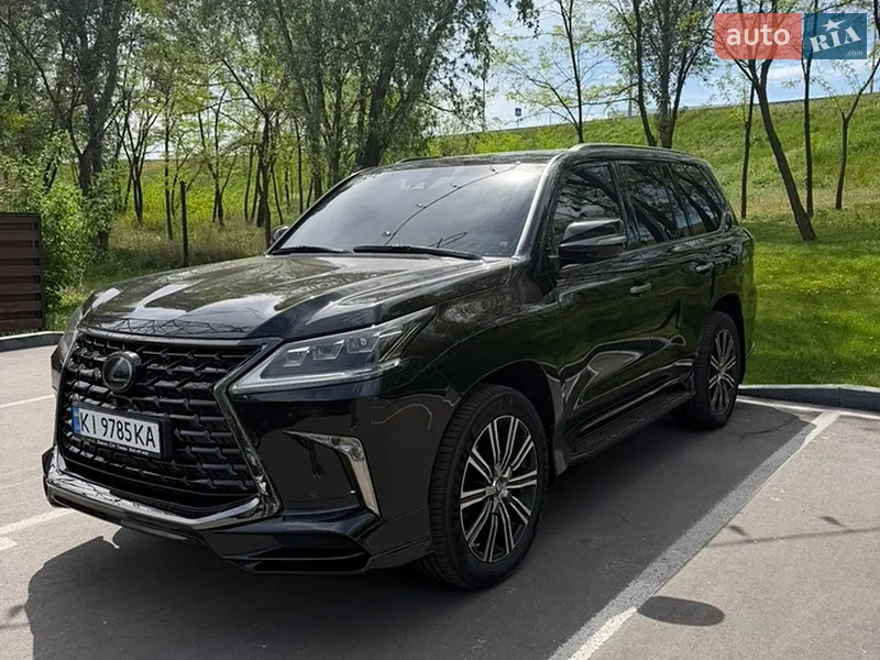 Lexus LX
