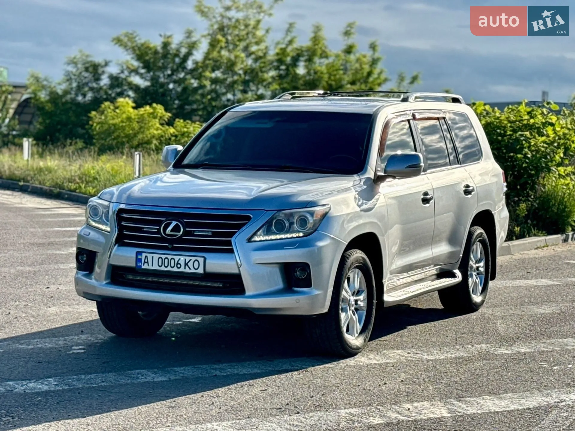 Lexus LX 2011